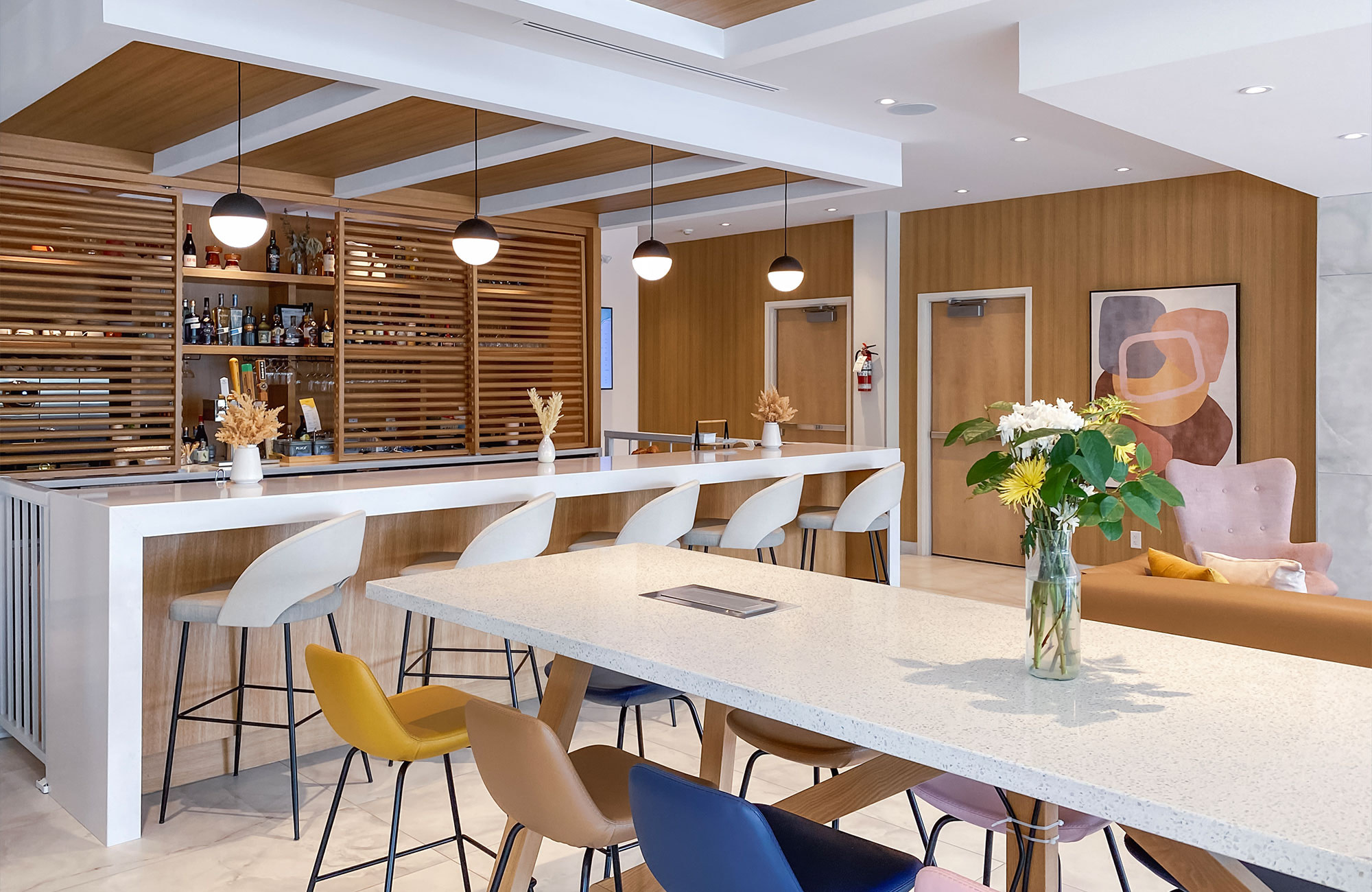 strata-hotel-bar