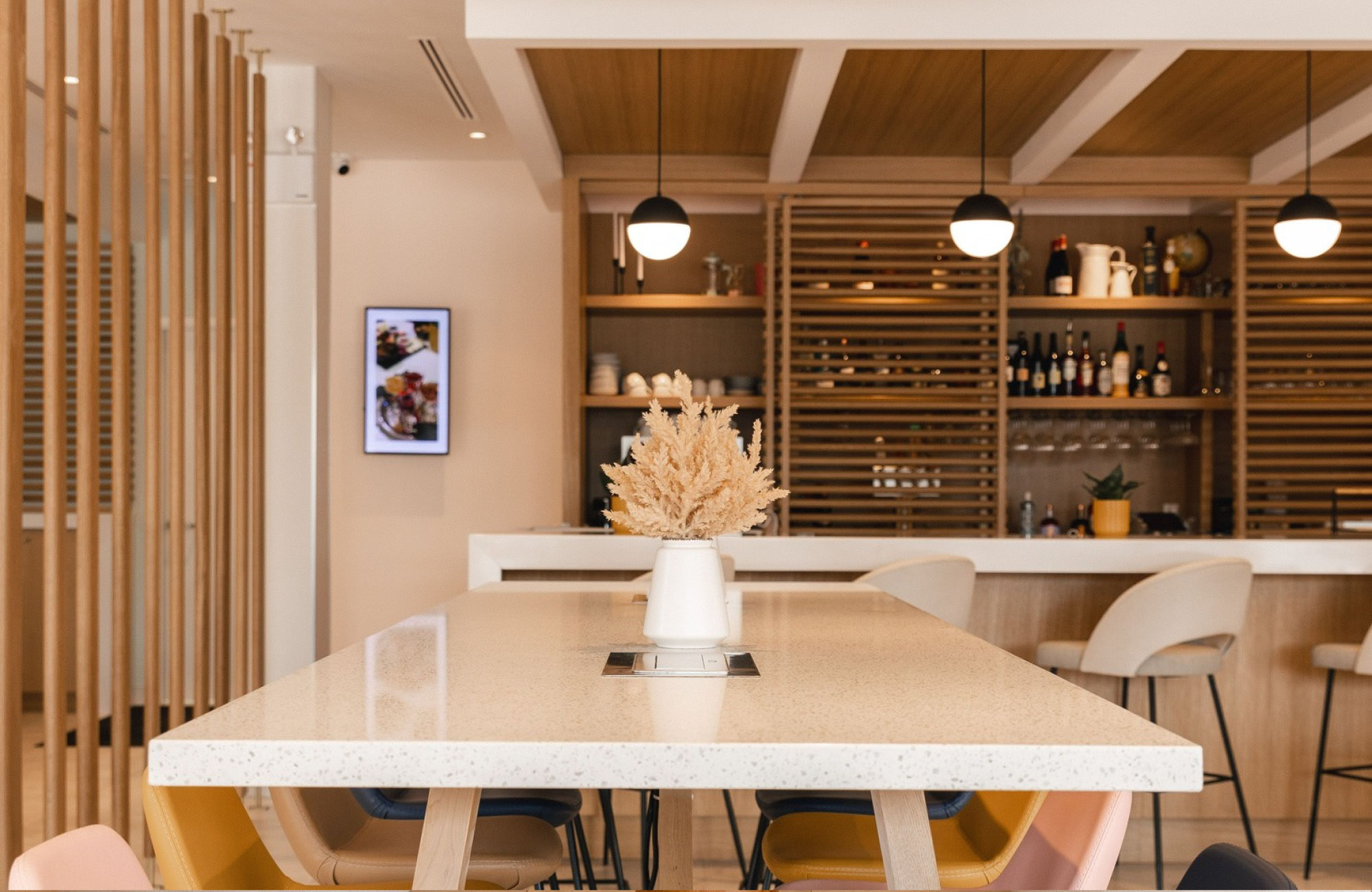 hotel-bar-table